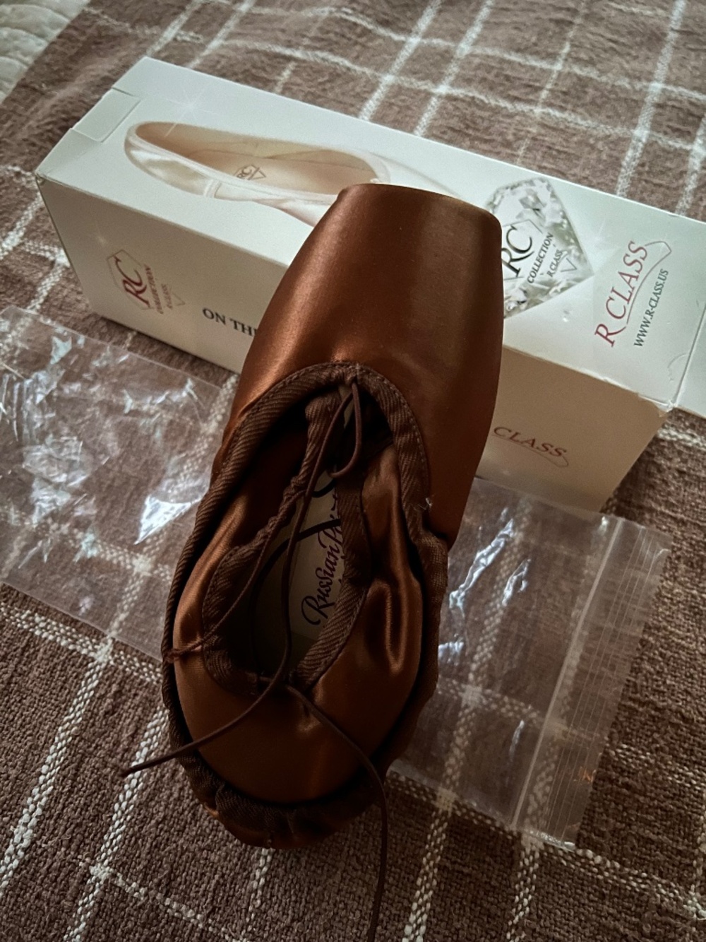NWT Russian Pointe Rubin Pointe Shoes Sz 37.5 W5 V2, Flexible M U-Cut Almond Tan